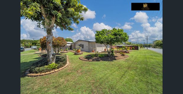 Beautifully Renovated Home in Holloways Beach! - Photo 1