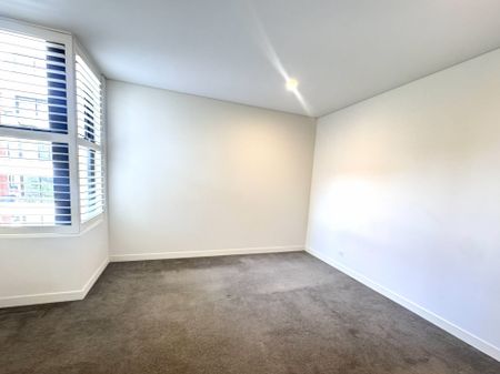 Luxury living in the heart of Maroubra - Photo 2