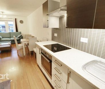 2 bedroom flat to rent - Photo 4