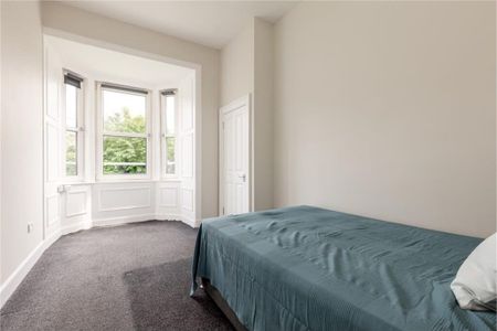 3 bedroom flat to rent - Photo 4