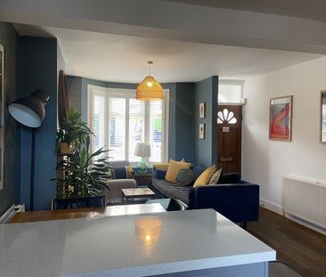 2 Bed Terraced House, Downsell Road, E15 - Photo 5