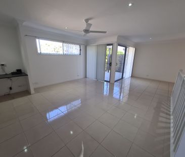 Modern Air Conditioned Townhouse - Photo 2