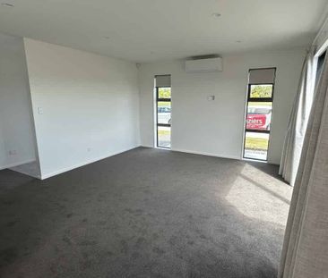 Why not Woodend! - Photo 1