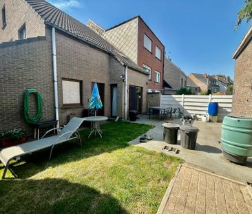 HALFOPEN BEBOUWING MET DRIE SLAAPKAMERS EN GARAGE TE WONDELGEM - Photo 6