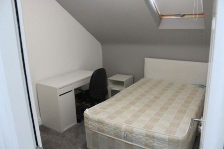 3 bedroom flat to rent - Photo 5