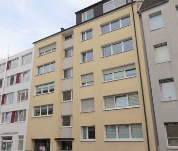 Gepflegte Drei-Zimmerwohnung mit modernem Duschbad und Balkon - Foto 4