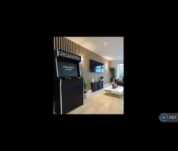 2 bedroom penthouse to rent - Photo 1