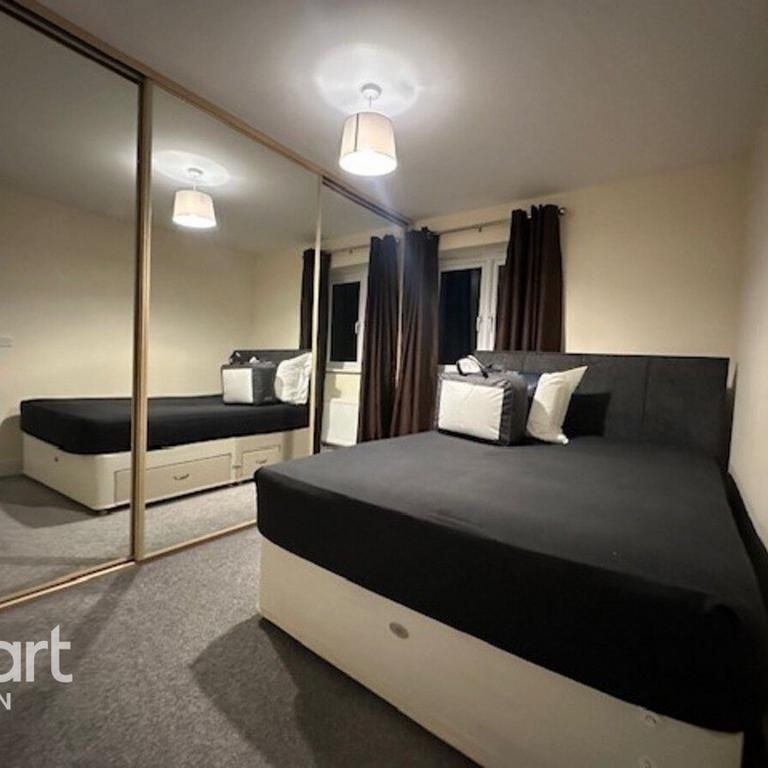 1 bedroom in a house share to rent - Photo 1