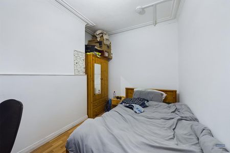 5 bedroom House To Let - Photo 5