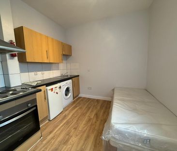 Studio Flat, High Road, IG1 - Photo 5