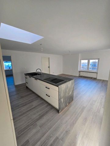 Einzug nach Kernsanierung - gehobene 3 Zimmer Wohnung in Zentrum - Photo 5