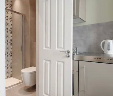 Studio Flat, Willesden Lane, NW6 - Photo 3