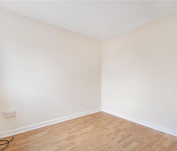 3 bedroom detached house to rent - Photo 4