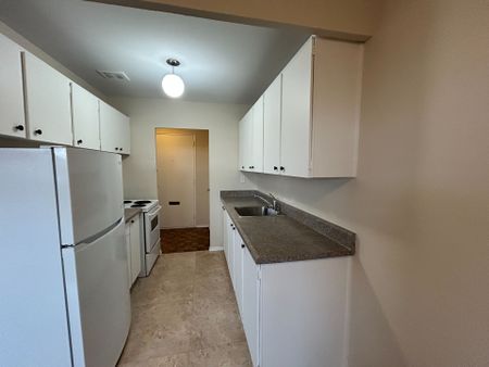 For Lease - 7 Helene Street Unit# 301, Mississauga, Ontario - Photo 2