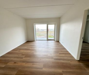 Lys 3-værelses lejlighed med altan i Nørresundby - Foto 2