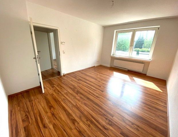 Ab sofort: Großzügige 2-Zimmer-Wohnung mit modernem Bad und Balkon - Photo 1