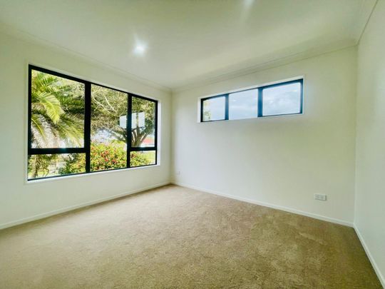 MANUREWA, 4 BEDROOMS - Photo 1