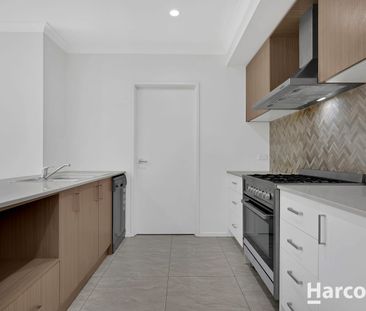 Spacious Family Home - Photo 6