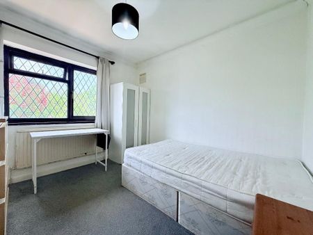 Muirfield, East Acton, London, W3 7NR - Photo 2