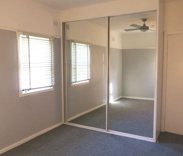 Cosy Two Bedroom Home in Great Location! - Photo 5