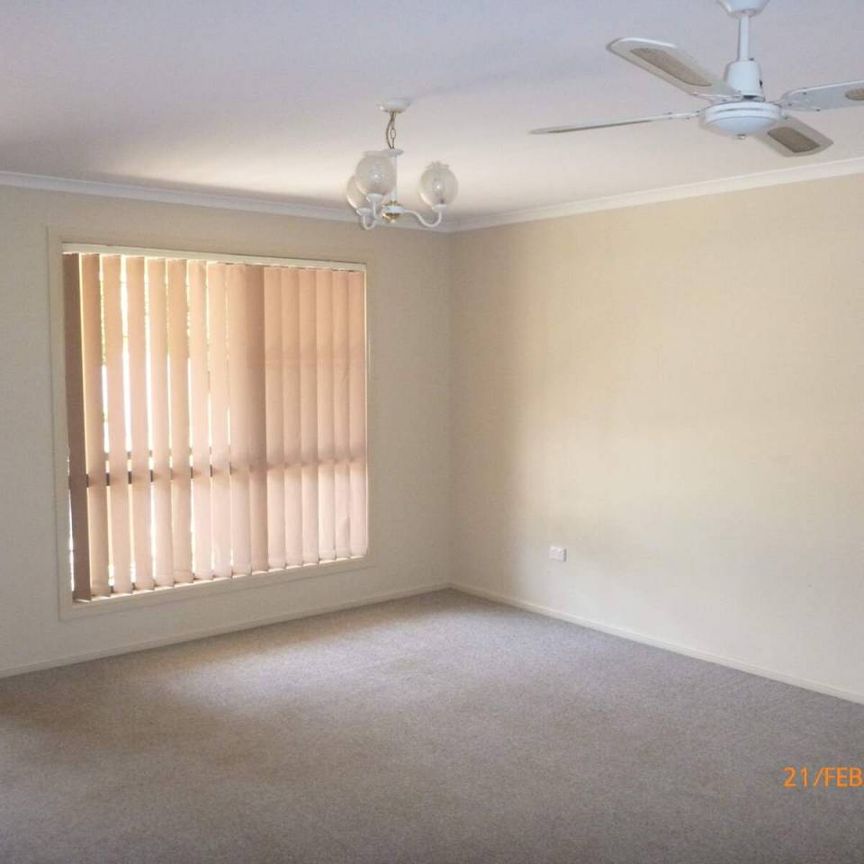 Brick Unit in Quiet Cul-de-Sac - Photo 1