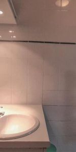 Location Appartement 1 pièce 27m² LA ROCHELLE 17000 - Photo 4