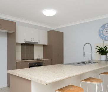 Family Home in Convenient Mount Louisa Location - Photo 4