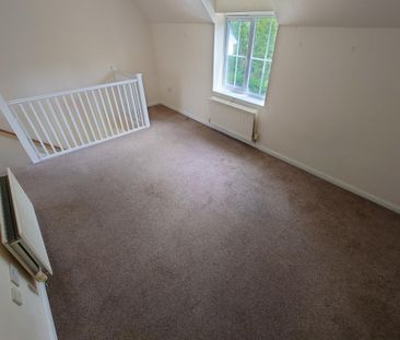 2 bedroom coach house to rent - Photo 3