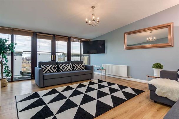 31 Winter Gardens Penthouse, Belfast, BT2 8EP - Photo 1