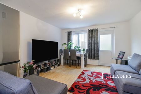 2 bedroom house to rent Haygreen Close, Kingston upon Thames, KT2 - Photo 2