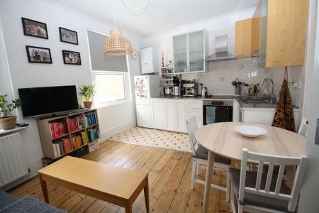 2 bedroom flat to rent - Photo 4