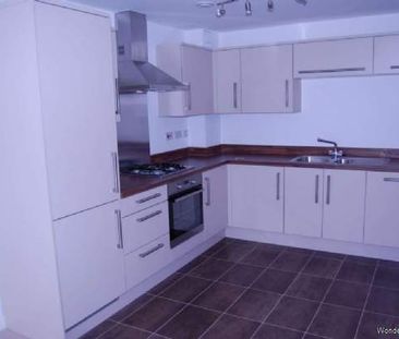 2 bedroom property to rent in Addlestone - Photo 5