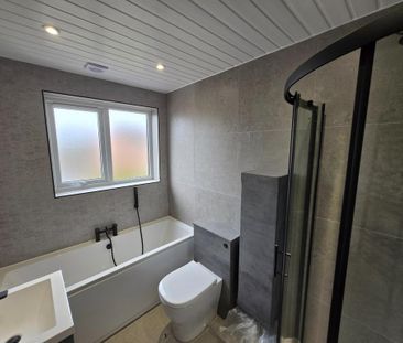 2 bedroom semi-detached house to rent - Photo 5