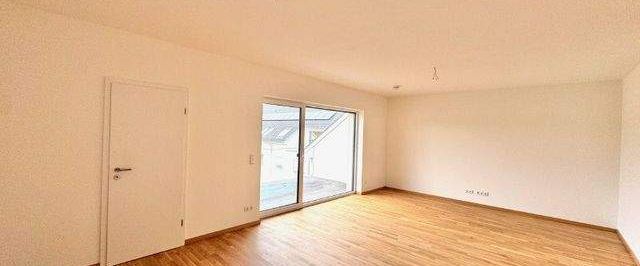 Großzügige Dachgeschosswohnung mit Dachterrasse - Photo 1