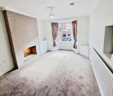 3 Bedroom House to Rent in Montague Street, Rushden, Northants, NN10 - Photo 1
