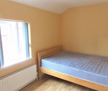 Great 4 Bedroom Apartment, 66c Rugby Avenue, Queens University Quar... - Photo 3