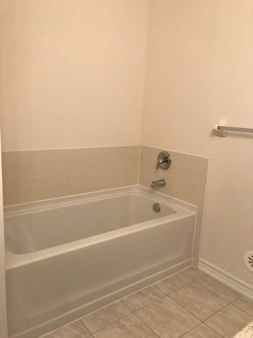 For Lease - 94 Aspen Hills Road Unit# 90, Brampton, Ontario - Photo 4