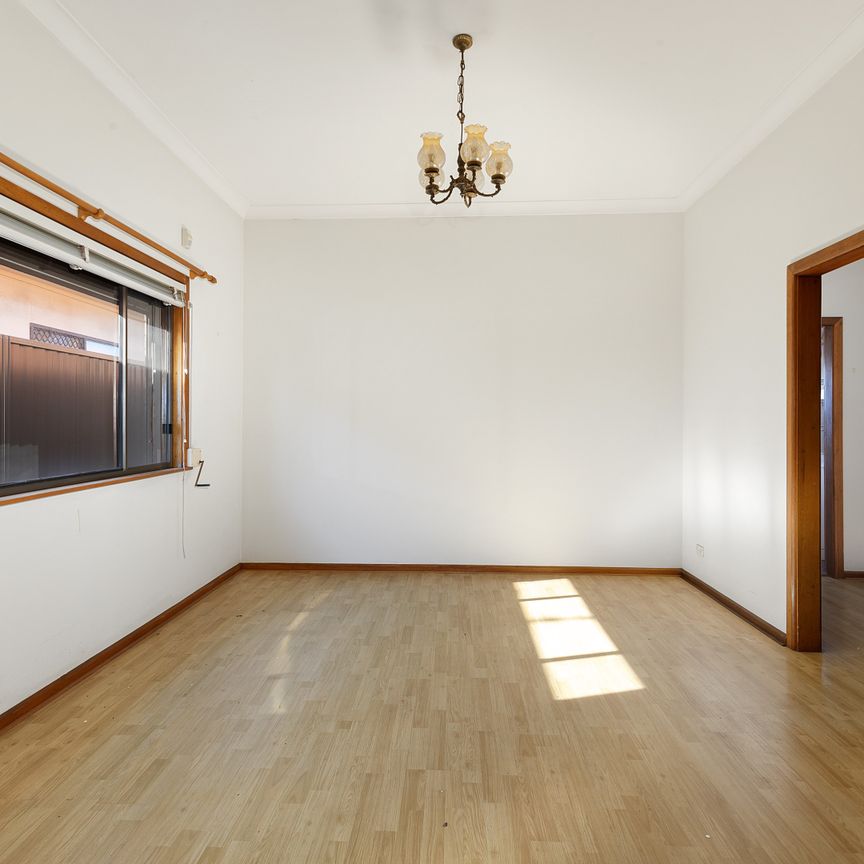 73 Napoleon Street, Mascot NSW 2020 - House For Rent | Domain - Photo 1