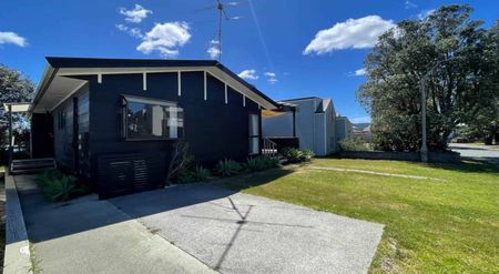 Modern Coastal Living in Omaha - Photo 3