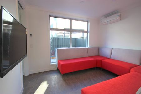 Norman St (H46), Paradise – Room D - Photo 3