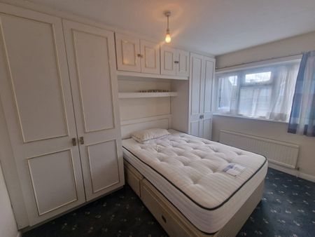 4 Bed Terraced House, Rulan Park Road, HA1 - Photo 5