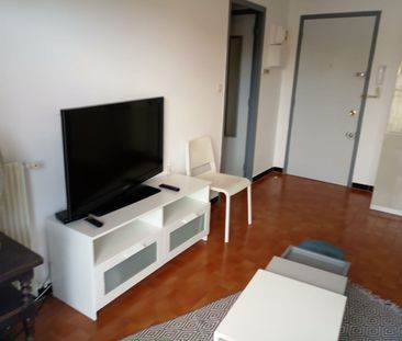 Location Appartement 1 pièce 27m² - Photo 2