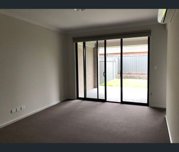 8 Burgess Court, Morphett Vale, SA 5162 - Photo 3