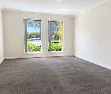 Spacious Family Living in a Great South Morang Location - **APPLY F... - Photo 3