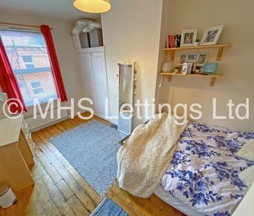 6 Bedroom Mid Terraced House for rent in Hessle Terrace - Photo 3