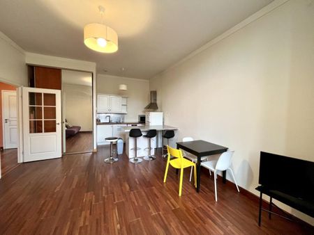 Location Appartement 4 pièces Meublé 49m² BORDEAUX 33000 - Photo 2