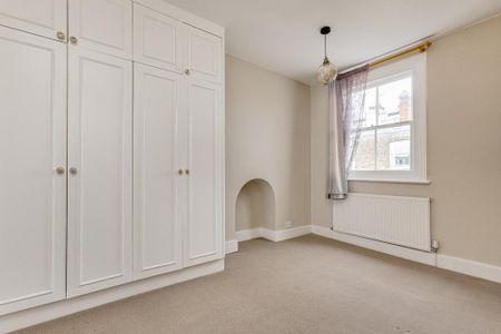 4 bedroom terraced house to rent - Photo 4