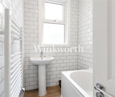 3 bedroom end of terrace house to rent - Photo 2