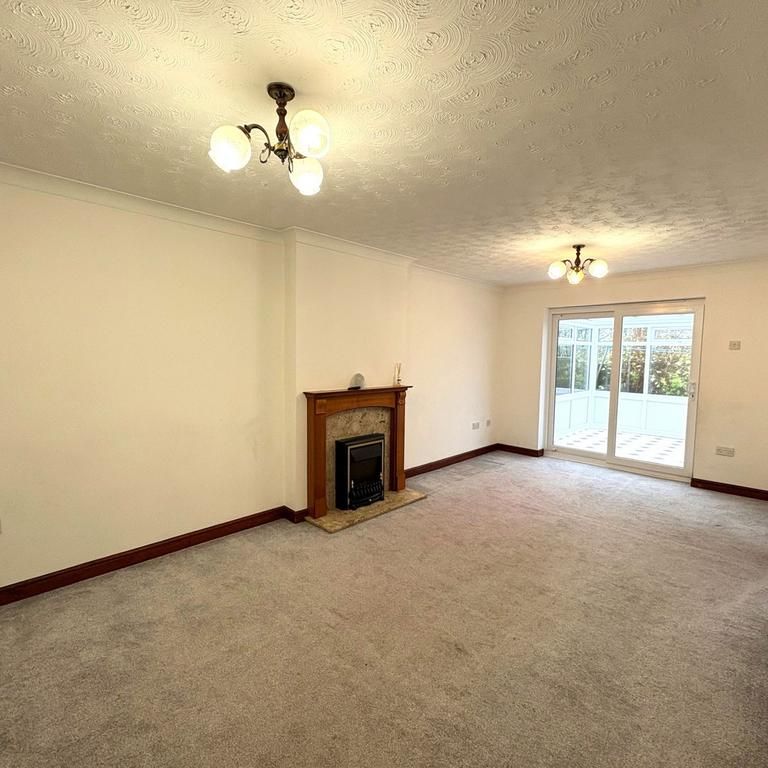2 bedroom detached bungalow to rent - Photo 1