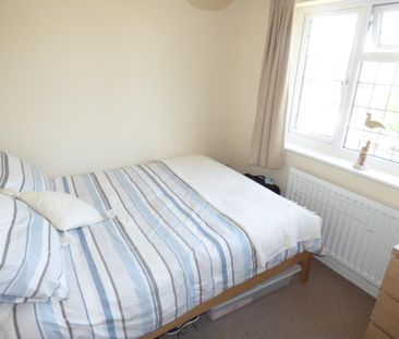 2 bedroom end of terrace house to rent - Photo 1